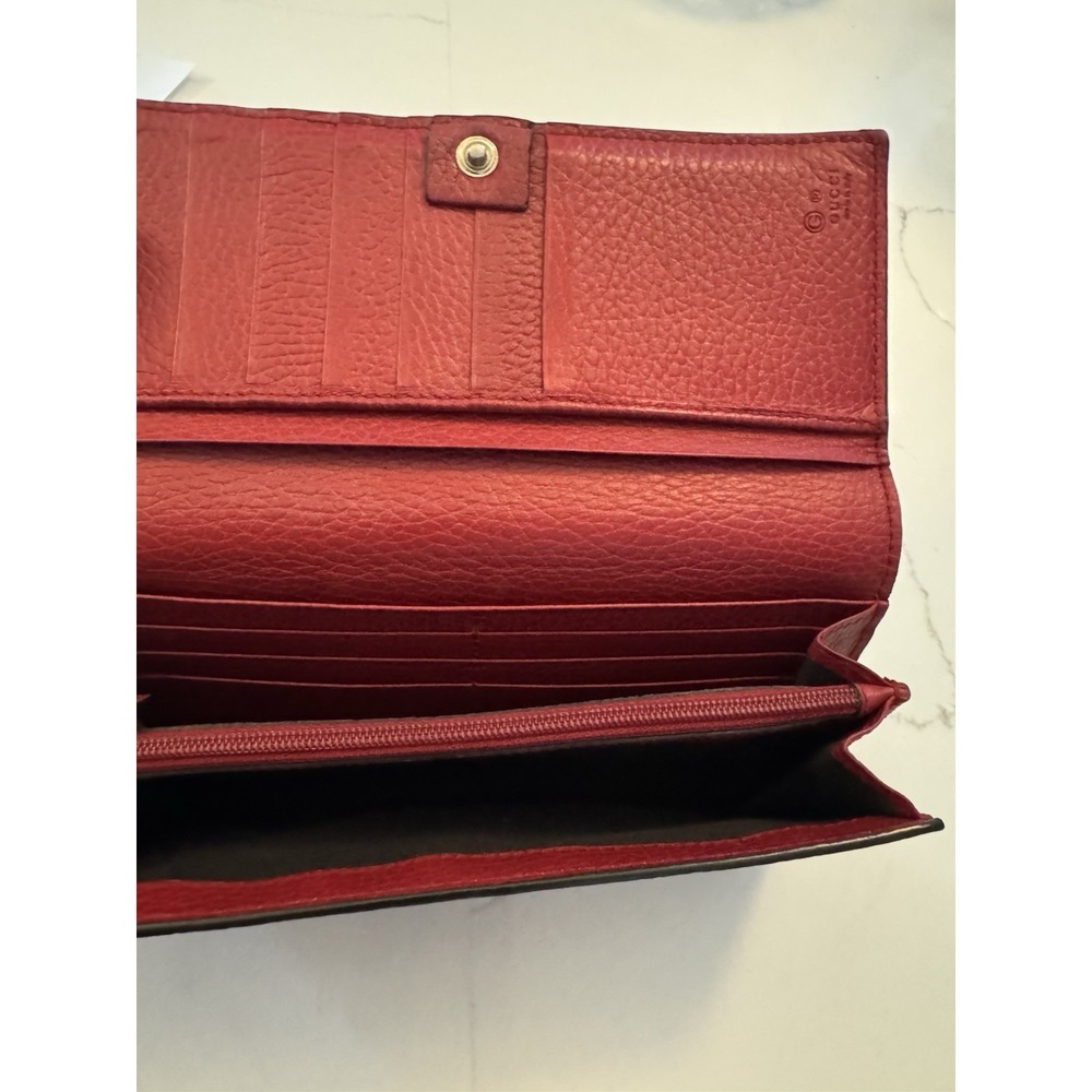 Red Gucci Leather Wallet - Snap Closure w/ Zipper Pocket Inside - Includes COA - Picture 2 of 5